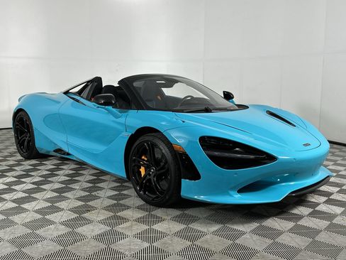 Used 2024 McLaren 750S Spider image 2