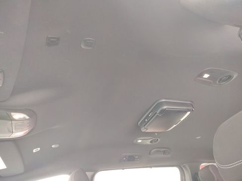 Used 2018 Chrysler Pacifica Touring Plus w/ S Appearance Package image 35