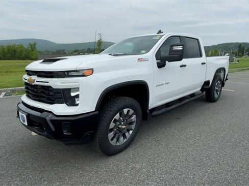 New 2025 Chevrolet Silverado 2500 Custom w/ Custom Value Package image 4