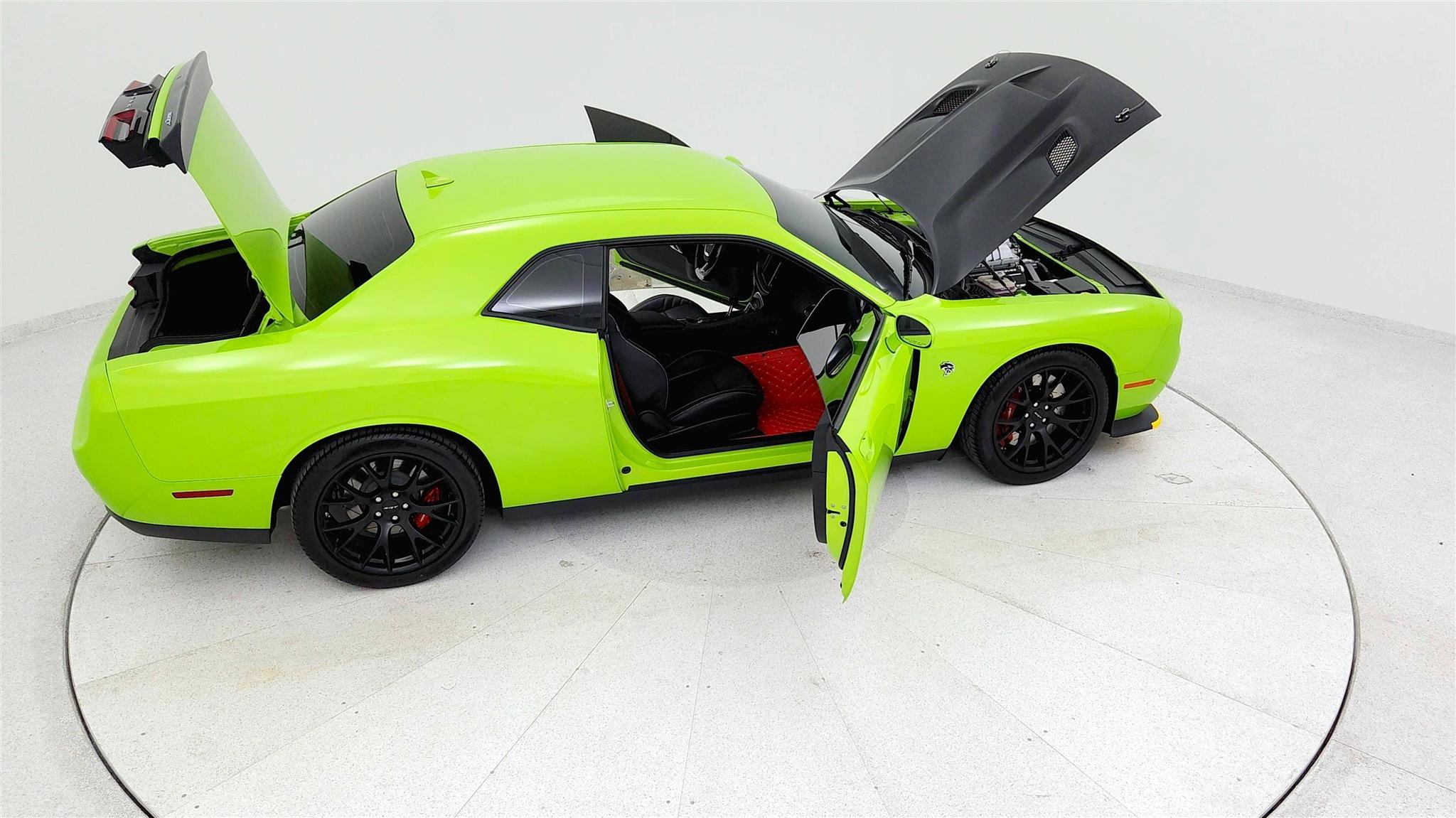 Used 2015 Dodge Challenger SRT Hellcat RWD image 11