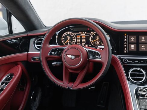 Used 2021 Bentley Continental GT V8 image 26