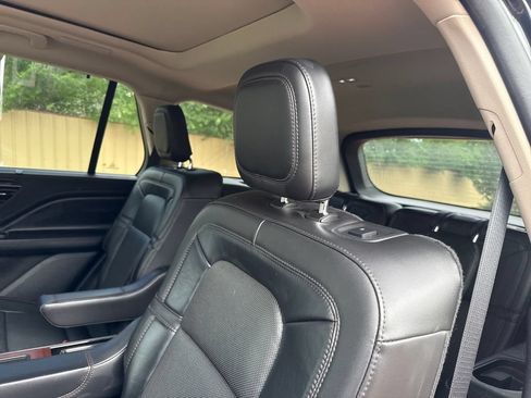 Used 2022 Lincoln Aviator Grand Touring w/ Equipment Group 301A AWD/4WD image 19