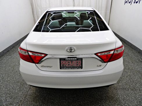 Used 2016 Toyota Camry LE FWD image 5