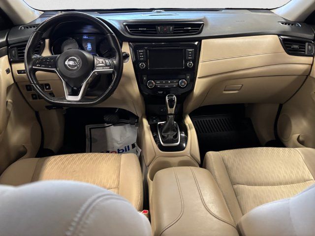 Used 2019 Nissan Rogue SV w/ Sun & Sound Touring Package AWD/4WD image 11
