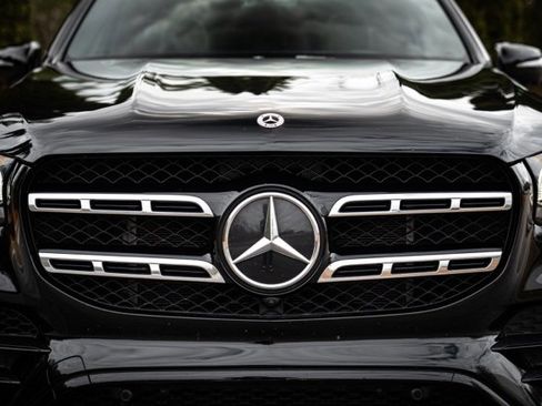 Used 2022 Mercedes-Benz GLS 450 4MATIC w/ AMG Line Exterior image 19