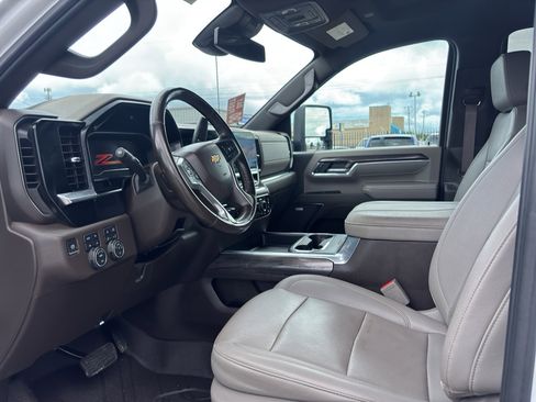 Used 2024 Chevrolet Silverado 2500 LTZ w/ LTZ Convenience Package AWD/4WD image 2