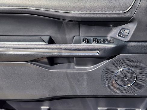 Used 2024 Ford Expedition Max XLT image 24