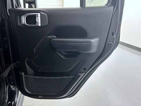 Certified 2025 Jeep Wrangler Unlimited Rubicon image 17