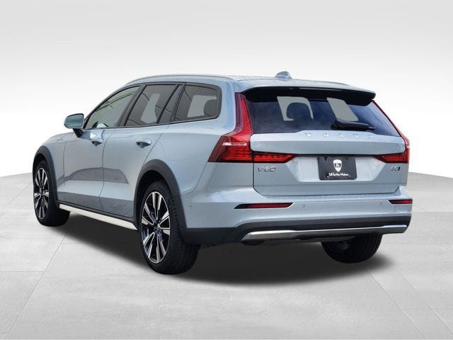 Certified 2025 Volvo V60 B5 Cross Country Ultra AWD/4WD image 6
