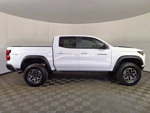 Used 2024 Chevrolet Colorado ZR2 w/ Technology Package image 6