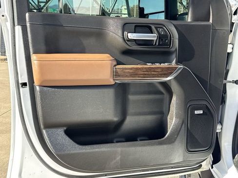Used 2022 Chevrolet Silverado 2500 High Country image 24