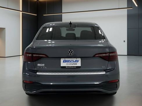 Used 2022 Volkswagen Jetta SE FWD image 5