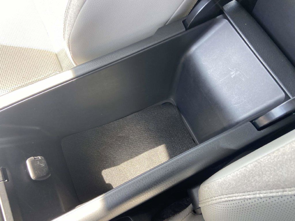 Used 2025 Toyota Camry XLE FWD image 33
