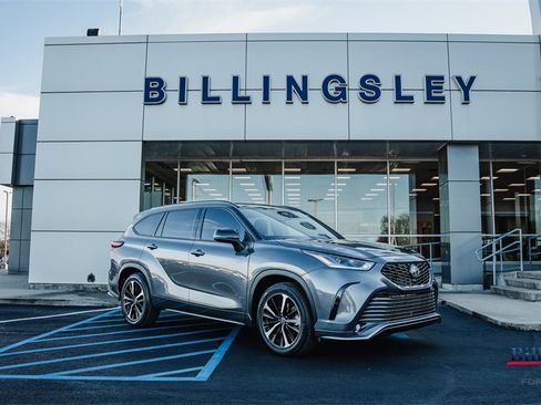 Used 2022 Toyota Highlander XSE image 1