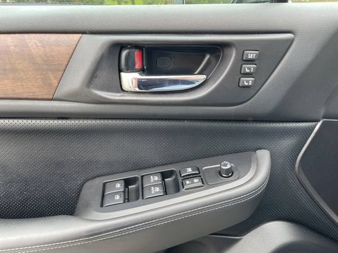 Used 2016 Subaru Outback 2.5i Limited AWD/4WD image 19