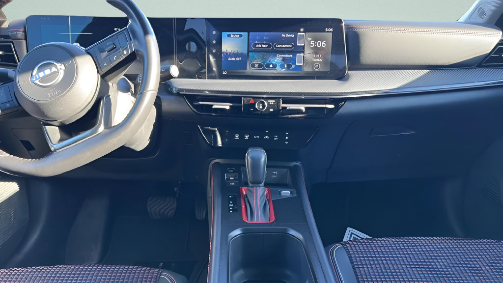 Used 2025 Nissan Kicks SR AWD/4WD image 23