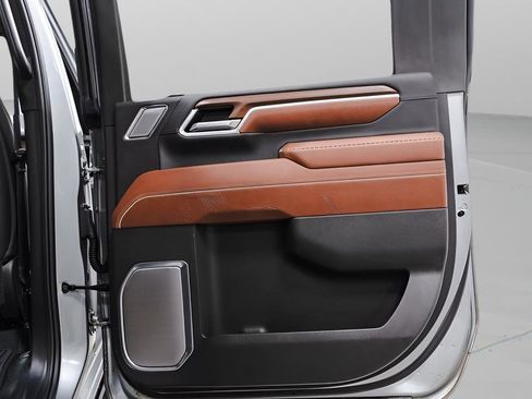 Used 2025 GMC Sierra 2500 Denali Ultimate image 32