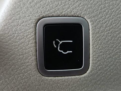 Used 2018 Chrysler Pacifica Touring-L Plus FWD image 31