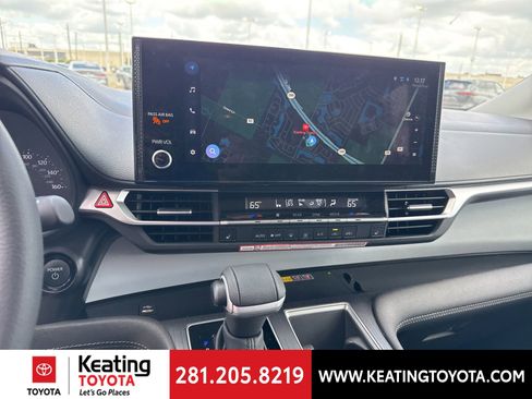 Used 2026 Toyota Sienna XLE FWD image 22