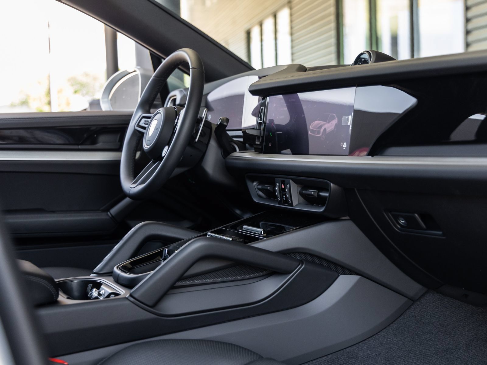 Certified 2025 Porsche Cayenne E-Hybrid Coupe AWD/4WD image 47