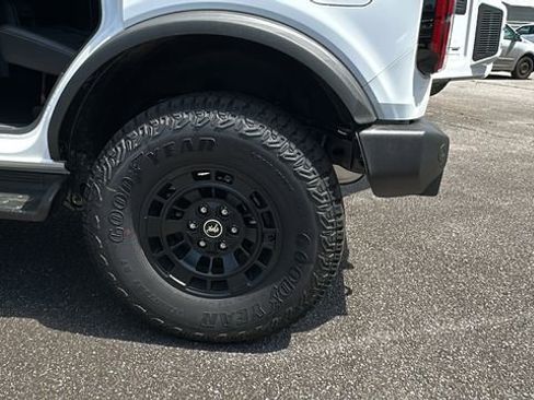 New 2026 Ford Bronco Outer Banks w/ Sasquatch Package AWD/4WD image 19