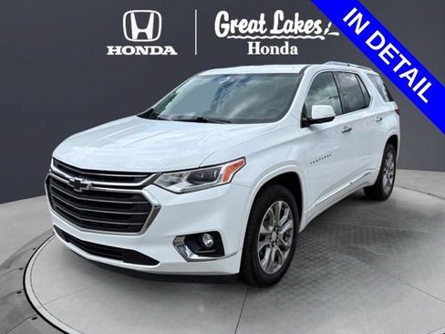 Used 2019 Chevrolet Traverse Premier w/ Driver Confidence II Package FWD image 2