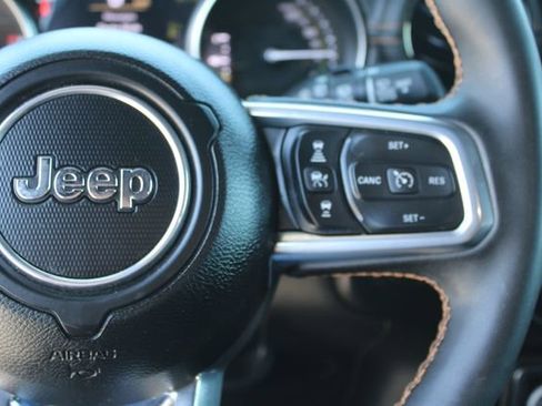 Used 2023 Jeep Wrangler Unlimited Sahara AWD/4WD image 16