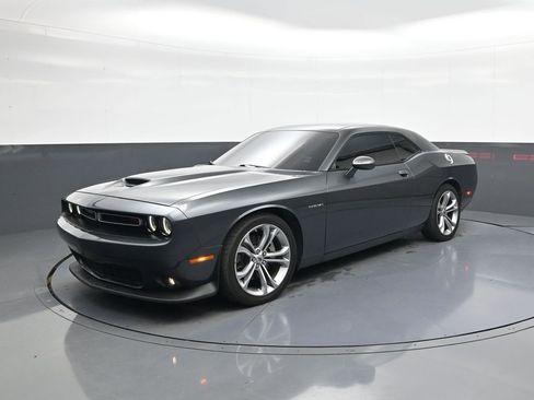 Used 2022 Dodge Challenger R/T RWD image 3