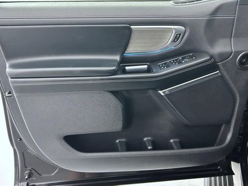 Used 2025 Ford Expedition Platinum AWD/4WD image 10