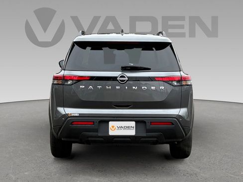 Used 2025 Nissan Pathfinder SV image 19