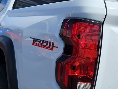 Used 2026 Chevrolet Colorado Trail Boss image 9