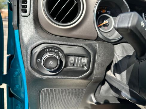 Used 2020 Jeep Wrangler Unlimited Sport S image 33