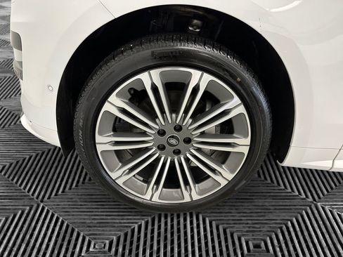 Used 2025 Land Rover Range Rover Sport Dynamic SE AWD/4WD image 14