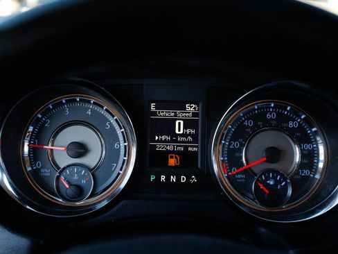 Used 2015 Chrysler Town & Country Limited Platinum w/ Trailer Tow Group image 33