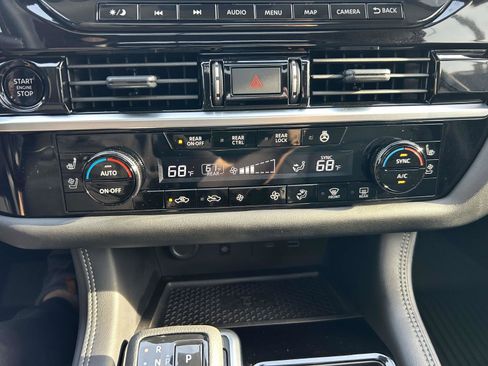 Used 2025 Nissan Pathfinder Platinum w/ Cargo Package image 27