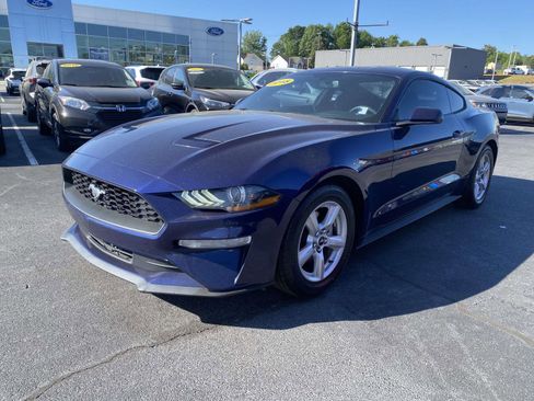Used 2018 Ford Mustang Coupe RWD image 3