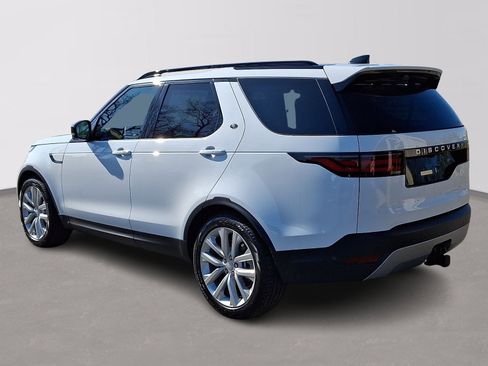 New 2026 Land Rover Discovery S image 4