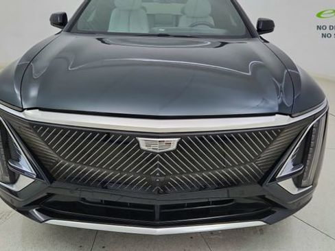 Used 2024 Cadillac Lyriq Luxury RWD image 9