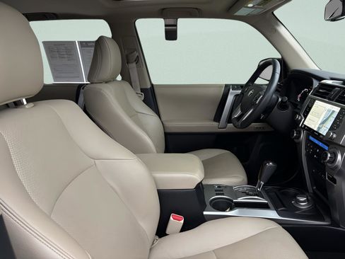 Used 2020 Toyota 4Runner Limited image 35