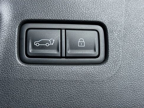 Certified 2025 Hyundai Santa Fe Limited FWD image 31