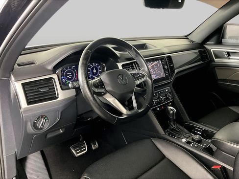 Used 2022 Volkswagen Atlas Cross Sport SEL R-Line AWD/4WD image 17
