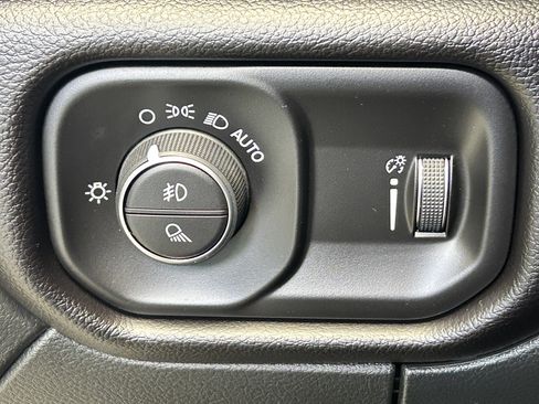 Certified 2025 RAM 2500 Big Horn AWD/4WD image 21
