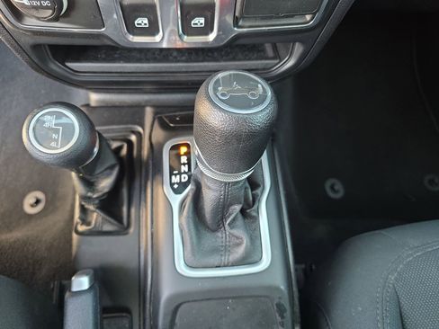 Used 2018 Jeep Wrangler Sport image 17