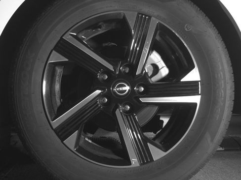 Used 2025 Nissan Sentra SV FWD image 14