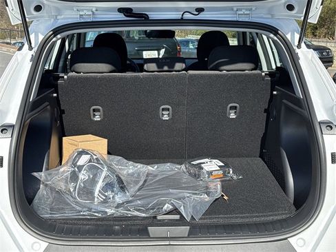 New 2026 Hyundai Kona SE image 18