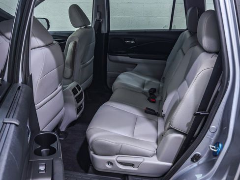 Used 2021 Honda Pilot Touring image 17