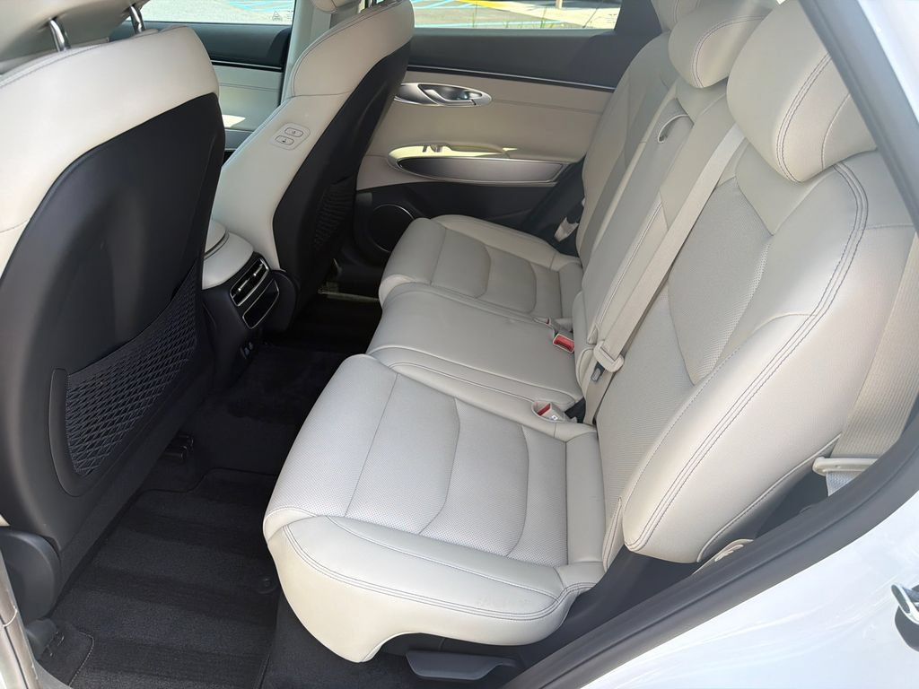 Used 2026 Genesis GV70 2.5T Select AWD/4WD image 24
