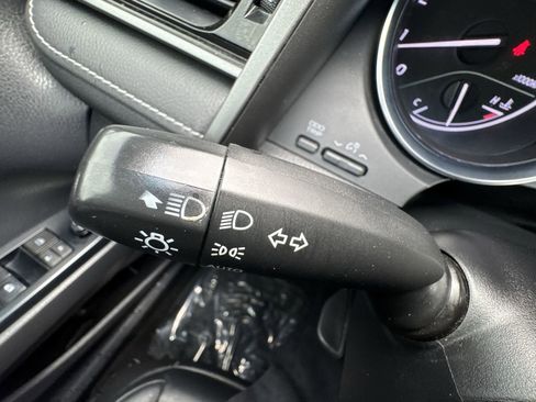 Used 2020 Toyota Camry SE image 22