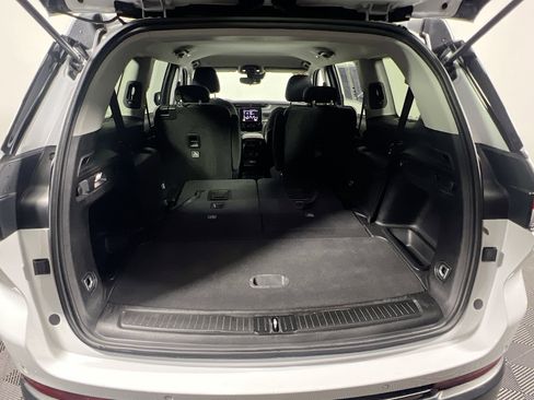 Used 2023 Jeep Grand Cherokee L Laredo image 33