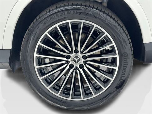 Used 2025 Mercedes-Benz GLC 300 4MATIC image 59